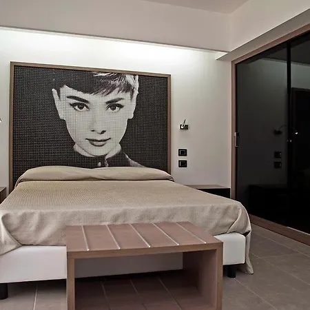 Salice منتجع مارينا دي سكيافوني